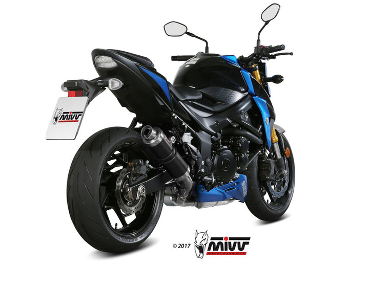Bakre vy av Suzuki GSX-S750 utrustad med MIVV GP Carbon Muffler 00.73.S.048.L2S, stilren kolfiberljuddämpare för fordonstillbehör och reservdelar.