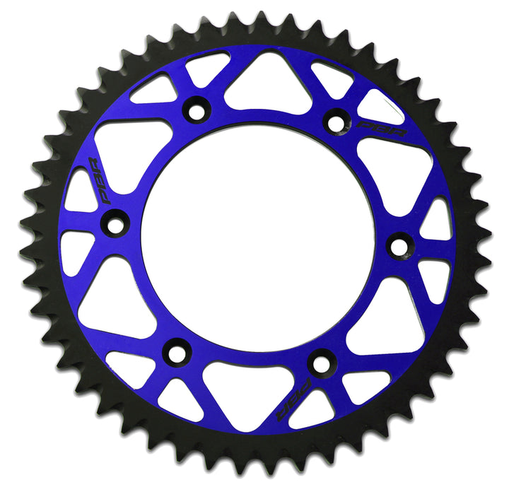 PBR Twin Color Aluminium Ultra-Light Self-Cleaning Hard Anodized Rear Sprocket 702 - 520 702 53 TC4 med blå och svart design för motorcyklar. Perfekt reservdel inom CHASSIS PARTS och VEHICLE PARTS & ACCESSORIES.
