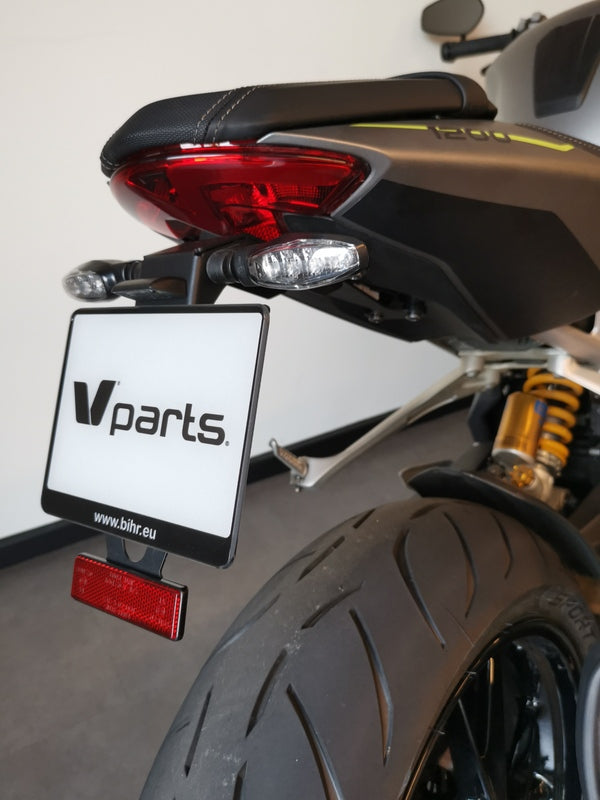 V PARTS Nummerplåtshållare C8-SPT011 – Stilren lösning för Yamaha