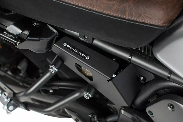 SW-MOTECH BRAKE RESERVOIR GUARD SET SCT.06.642.10000/B