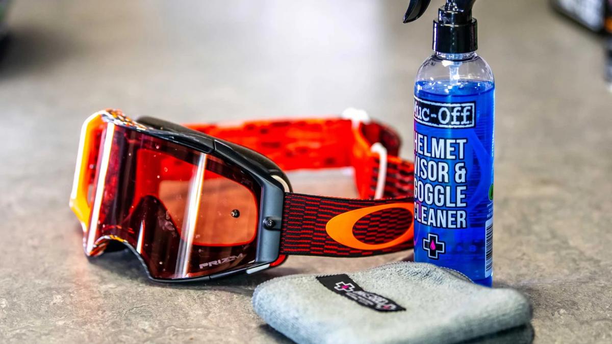 Muc-Off Helmet & Visor Cleaner